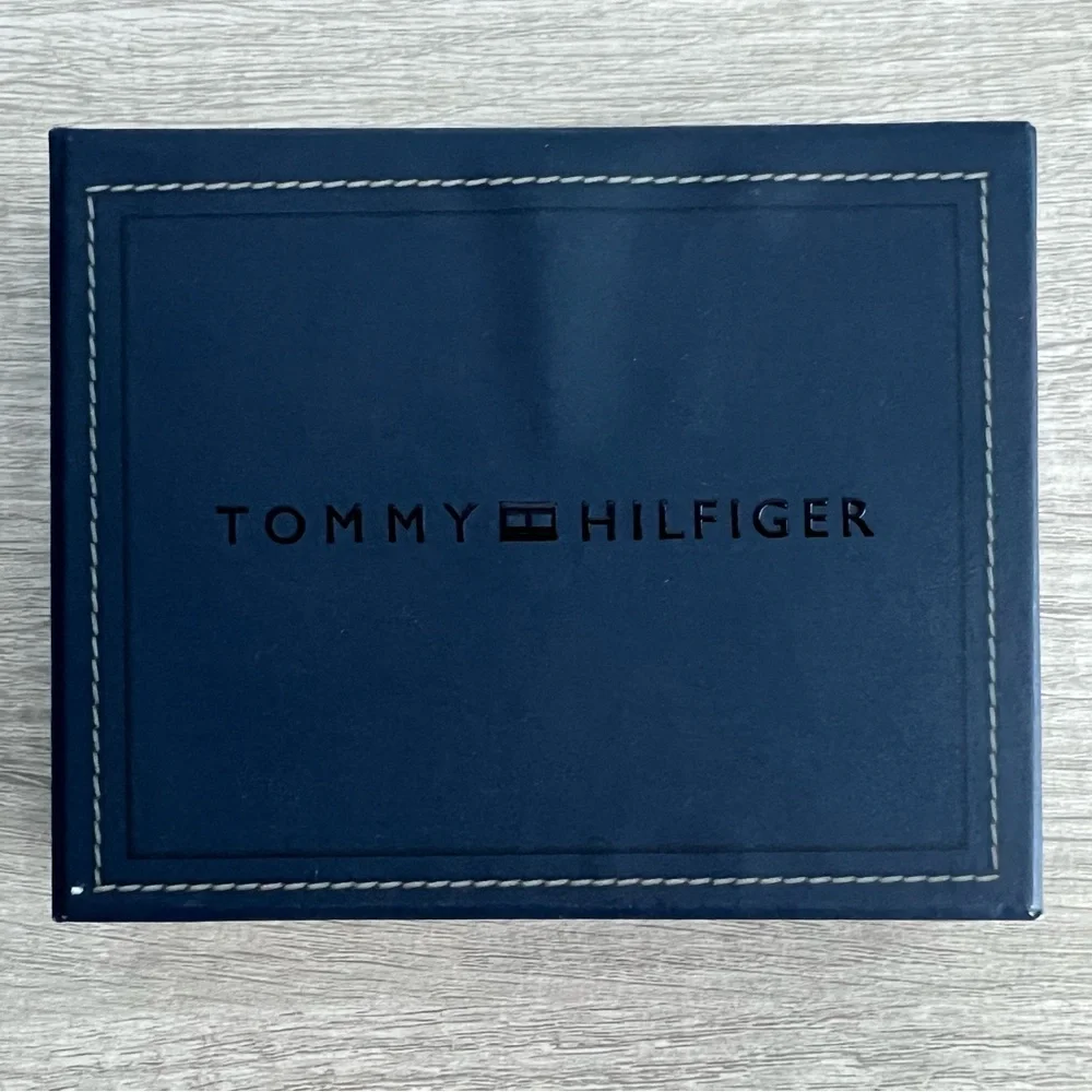 Tommy Hilfiger Men's Orson II Angled Flag Trifold Leather Wallet